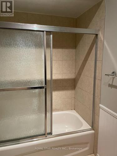 75 Collins Crescent, Brampton, ON - Indoor Photo Showing Bathroom