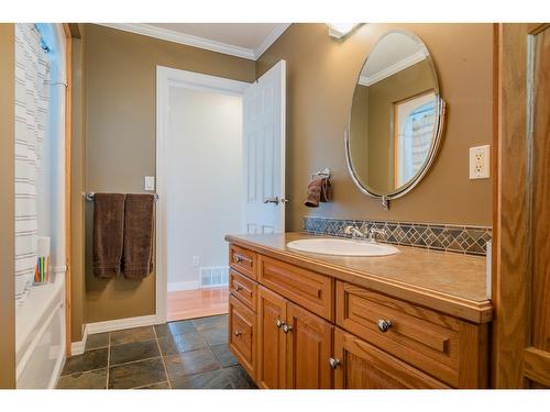 1222 Fox Road, Trail, BC - Indoor Photo Showing Bathroom