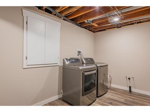 1222 Fox Road, Trail, BC - Indoor Photo Showing Laundry Room