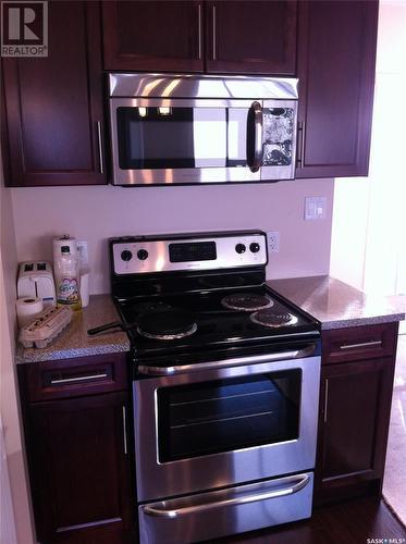 635 Eva Street, Estevan, SK - Indoor Photo Showing Kitchen