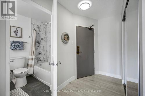 102 - 1300 Bloor Street, Mississauga, ON - Indoor Photo Showing Bathroom