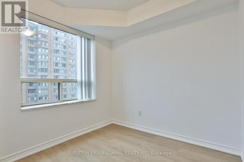 #711 -325 Webb Dr, Mississauga, ON - Indoor Photo Showing Other Room