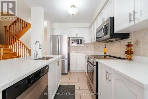 28 Slessor Lane, Brampton, ON - Indoor Photo Showing Kitchen With Stainless Steel Kitchen With Upgraded Kitchen
