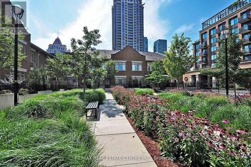 #2802 -385 Prince Of Wales Dr, Mississauga, ON - Outdoor