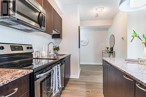 #2802 -385 Prince Of Wales Dr, Mississauga, ON - Indoor Photo Showing Kitchen With Upgraded Kitchen