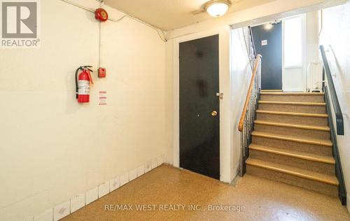 1 Bexley Crescent, Toronto, ON - Indoor Photo Showing Other Room