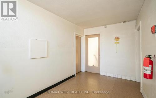 1 Bexley Crescent, Toronto, ON - Indoor Photo Showing Other Room