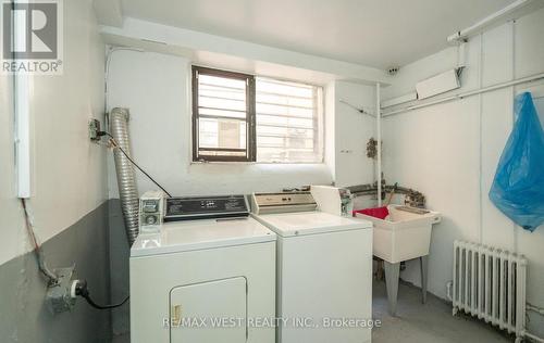 1 Bexley Crescent, Toronto, ON - Indoor Photo Showing Laundry Room