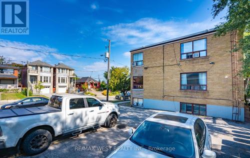 1 Bexley Crescent, Toronto, ON - Outdoor