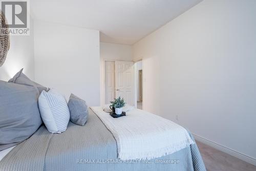211 Waterbury Crescent, Scugog, ON - Indoor Photo Showing Bedroom