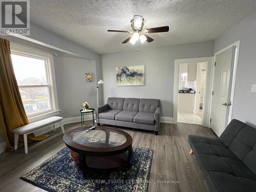 4744 Morrison St, Niagara Falls, ON - Indoor Photo Showing Living Room