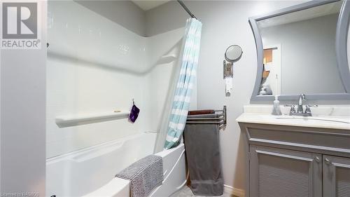 201 2Nd Avenue, Chesley, ON - Indoor Photo Showing Bathroom