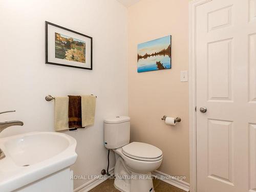 1032 Base Line Rd, Gravenhurst, ON - Indoor Photo Showing Bathroom