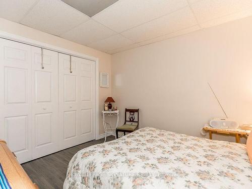 1032 Base Line Rd, Gravenhurst, ON - Indoor Photo Showing Bedroom