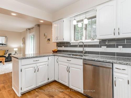 1032 Base Line Rd, Gravenhurst, ON - Indoor Photo Showing Kitchen With Double Sink