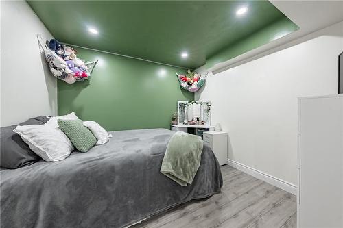 657 Bennett Boulevard, Milton, ON - Indoor Photo Showing Bedroom