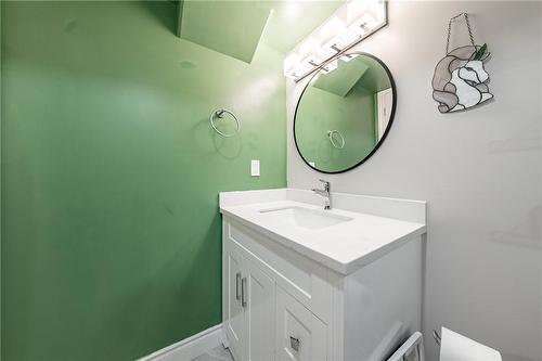 657 Bennett Boulevard, Milton, ON - Indoor Photo Showing Bathroom