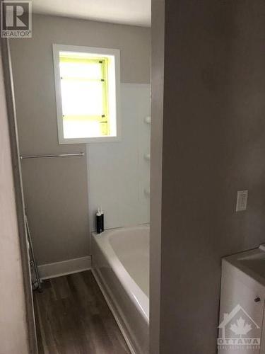 Unit 29 - 31 Townline Road E, Carleton Place, ON - Indoor Photo Showing Bathroom