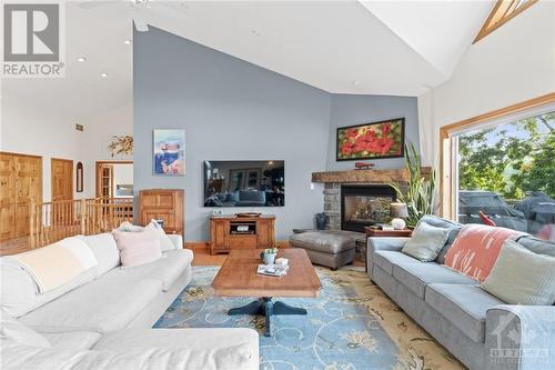 70 Belmonte Lane, Elgin, ON - Indoor Photo Showing Living Room With Fireplace