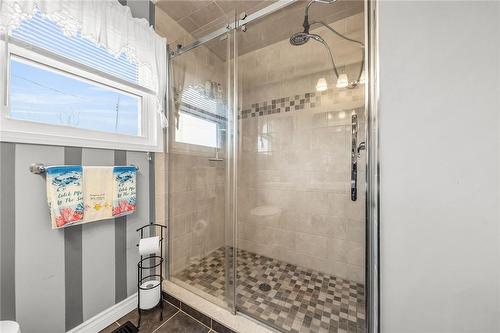 1495 Lakeshore Road, Selkirk, ON - Indoor Photo Showing Bathroom