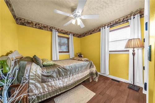 1495 Lakeshore Road, Selkirk, ON - Indoor Photo Showing Bedroom