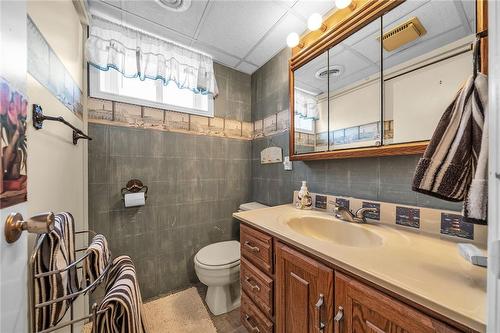 1495 Lakeshore Road, Selkirk, ON - Indoor Photo Showing Bathroom