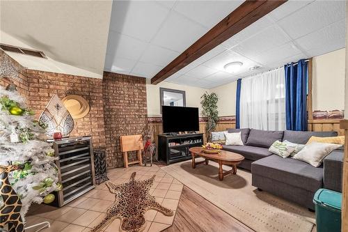 1495 Lakeshore Road, Selkirk, ON - Indoor Photo Showing Living Room
