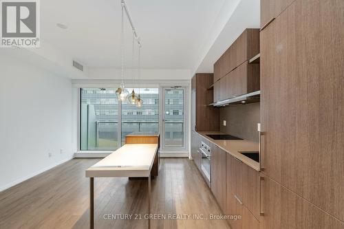 1503 - 197 Yonge Street, Toronto, ON - Indoor Photo Showing Kitchen