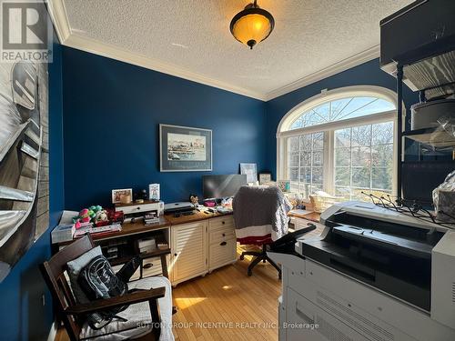 33 Cumming Dr, Barrie, ON - Indoor Photo Showing Office