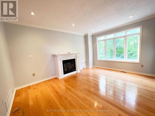 33 Cumming Drive, Barrie, ON - Indoor Photo Showing Living Room With Fireplace