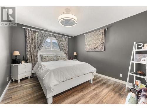 9806 Highway 97, Osoyoos, BC - Indoor Photo Showing Bedroom