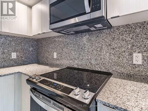 604 - 10 Eva Road, Toronto, ON - Indoor Photo Showing Kitchen