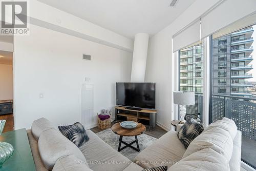 905 - 2520 Eglinton Avenue W, Mississauga, ON - Indoor Photo Showing Living Room