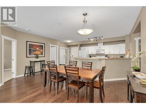 1088 Sunset Drive Unit# 432, Kelowna, BC - Indoor Photo Showing Dining Room