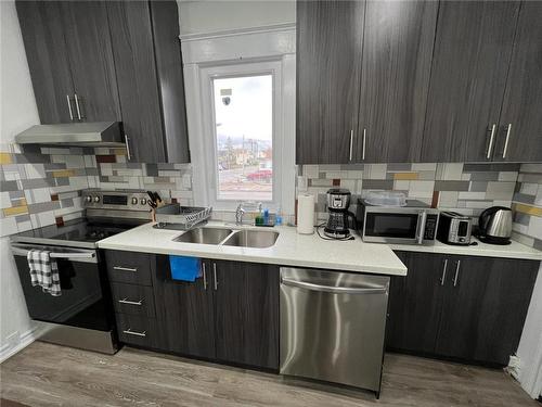 4744 Morrison Street, Niagara Falls, ON - Indoor Photo Showing Kitchen With Double Sink With Upgraded Kitchen
