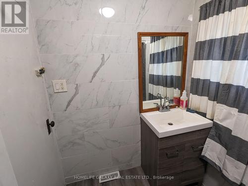 140 Elgin Street E, Oshawa, ON - Indoor Photo Showing Bathroom