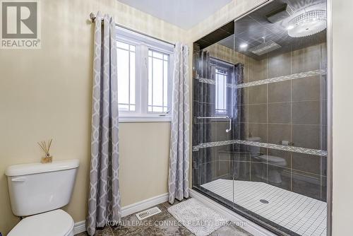 16 Fisher St, Brantford, ON - Indoor Photo Showing Bathroom