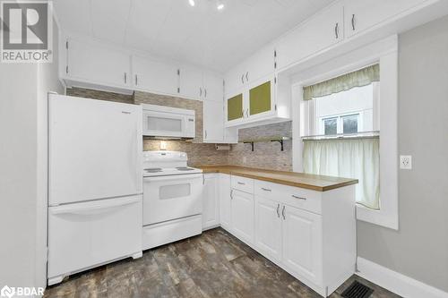 184 Bleecker Avenue, Belleville, ON - Indoor Photo Showing Kitchen