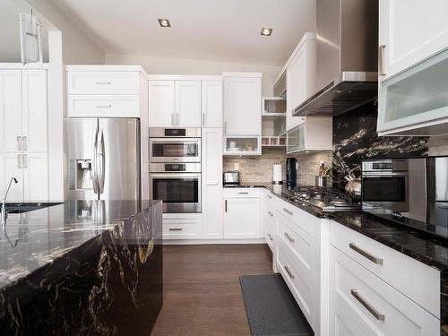 428 Mallard Road, Kamloops, BC - Indoor Photo Showing Kitchen With Upgraded Kitchen