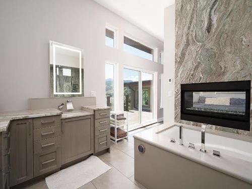 428 Mallard Road, Kamloops, BC - Indoor Photo Showing Bathroom With Fireplace