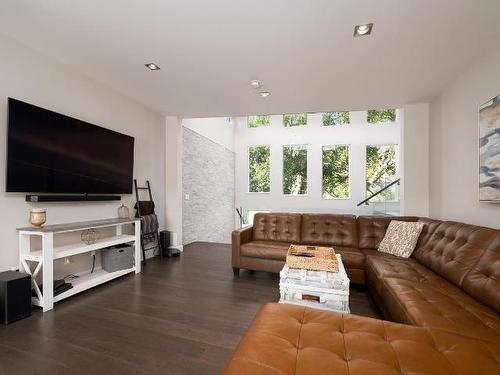 428 Mallard Road, Kamloops, BC - Indoor Photo Showing Living Room