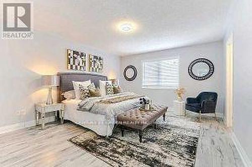 927 Scott Blvd, Milton, ON - Indoor Photo Showing Bedroom