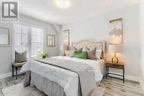 927 Scott Boulevard, Milton, ON - Indoor Photo Showing Bedroom