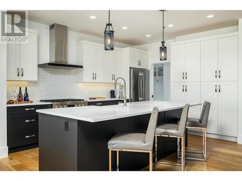 257 Ashcroft Court, Vernon, BC - Indoor Photo Showing Kitchen With Stainless Steel Kitchen With Upgraded Kitchen