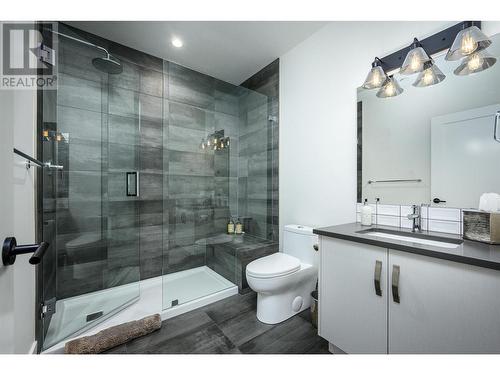 257 Ashcroft Court, Vernon, BC - Indoor Photo Showing Bathroom