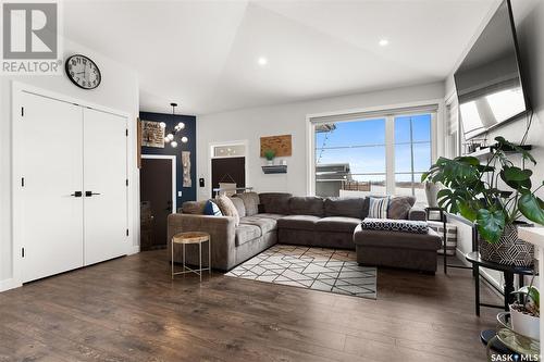 103 Vestor Drive, Pilot Butte, SK - Indoor Photo Showing Living Room