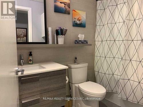 #406 -501 Adelaide St W, Toronto, ON - Indoor Photo Showing Bathroom