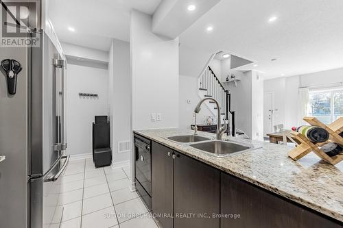 #53 -315 Village Green Sq, Toronto, ON - Indoor Photo Showing Kitchen With Double Sink With Upgraded Kitchen