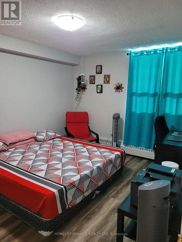 #803 -2556 Argyle Rd, Mississauga, ON - Indoor Photo Showing Bedroom