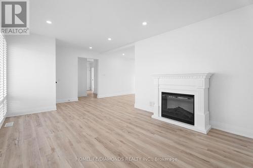 #Main -538 Lloyd Ave, Welland, ON - Indoor Photo Showing Living Room With Fireplace